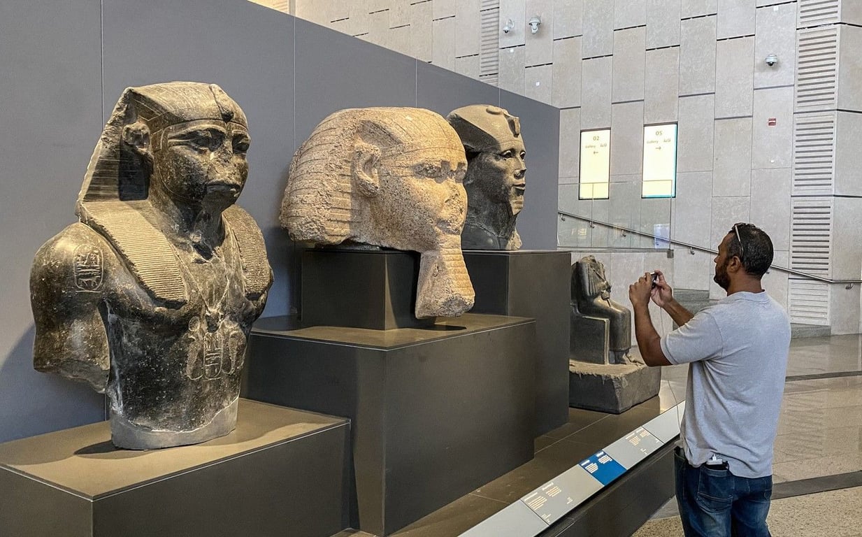 V Gíze otevřou největší muzeum světa. V počtu exponátů předčí i pařížský Louvre