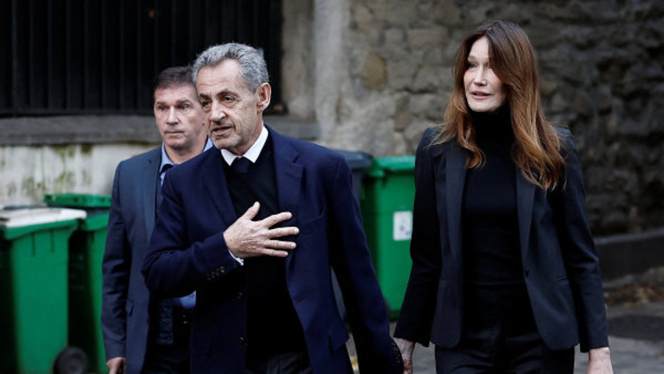 „Vítej, Sarkozy!“ Francouzský exprezident nastoupil do vězení, čeká ho trest za financování kampaně libyjskými penězi