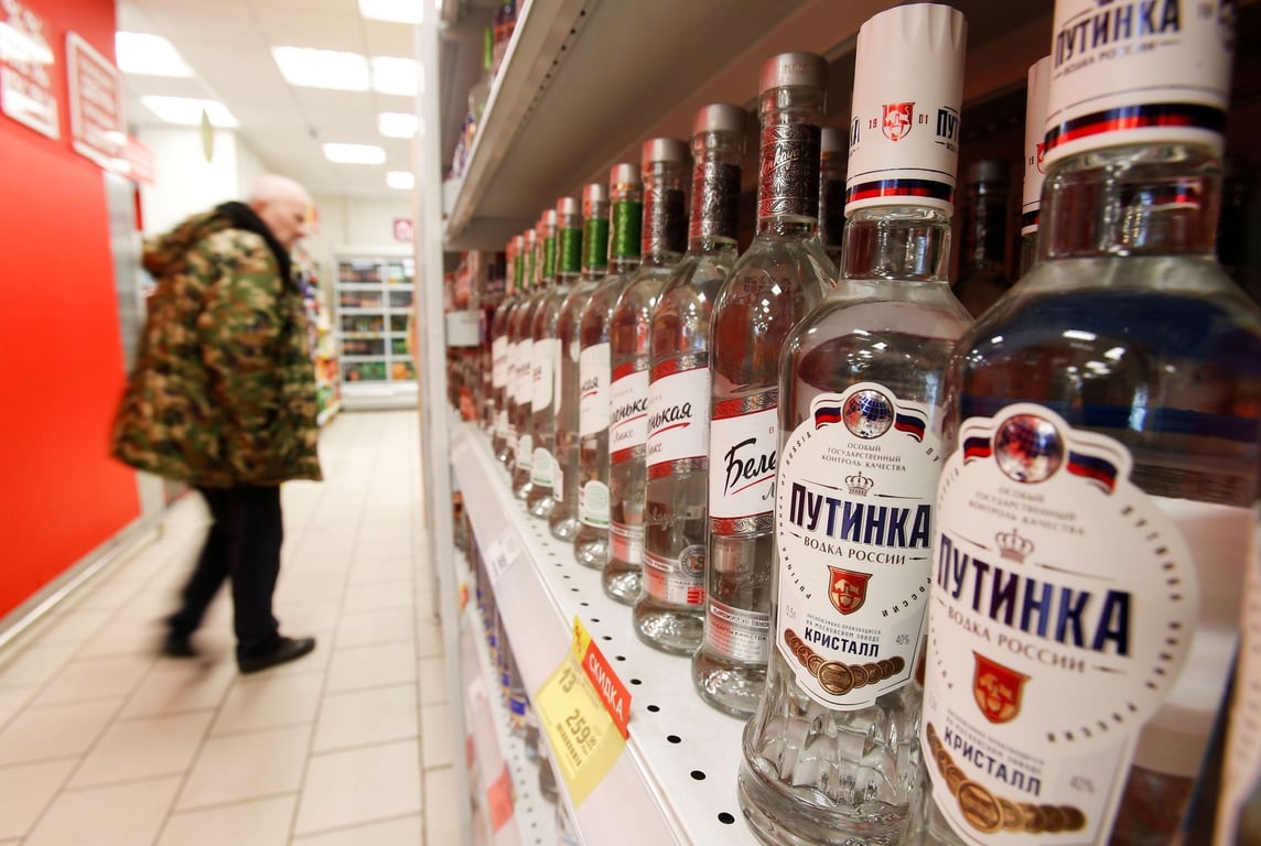 "Aby lidé přestali chlastat." V ruském regionu výrazně přiškrtili prodej alkoholu