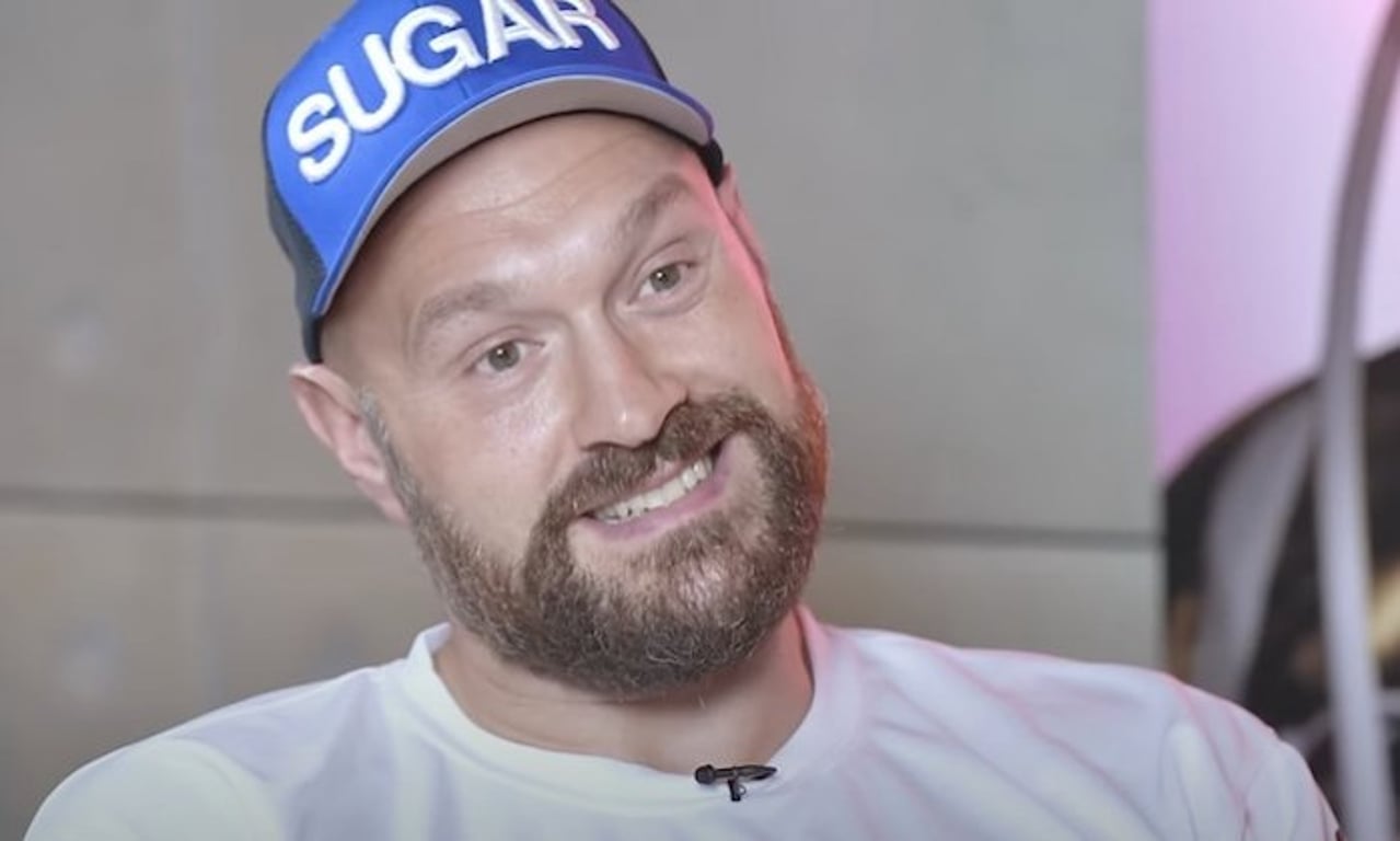 Fury provdal svou teprve šestnáctiletou dceru. Teď reaguje na kritiku
