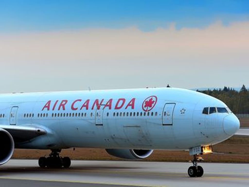 Letušky a stevardi Air Canada od soboty stávkují, nelétají ani do Prahy