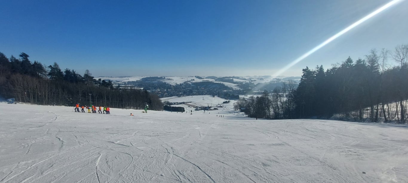 Ceny skipasů na jihu Moravy zůstanou stejné, mírně zdraží v Olešnici