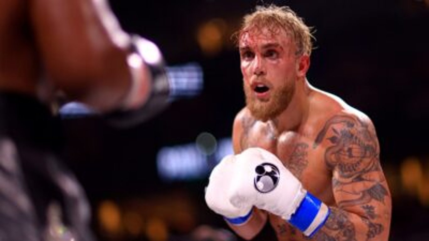 Pár snů. Jake Paul se zasnoubil s krásnou rychlobruslařkou