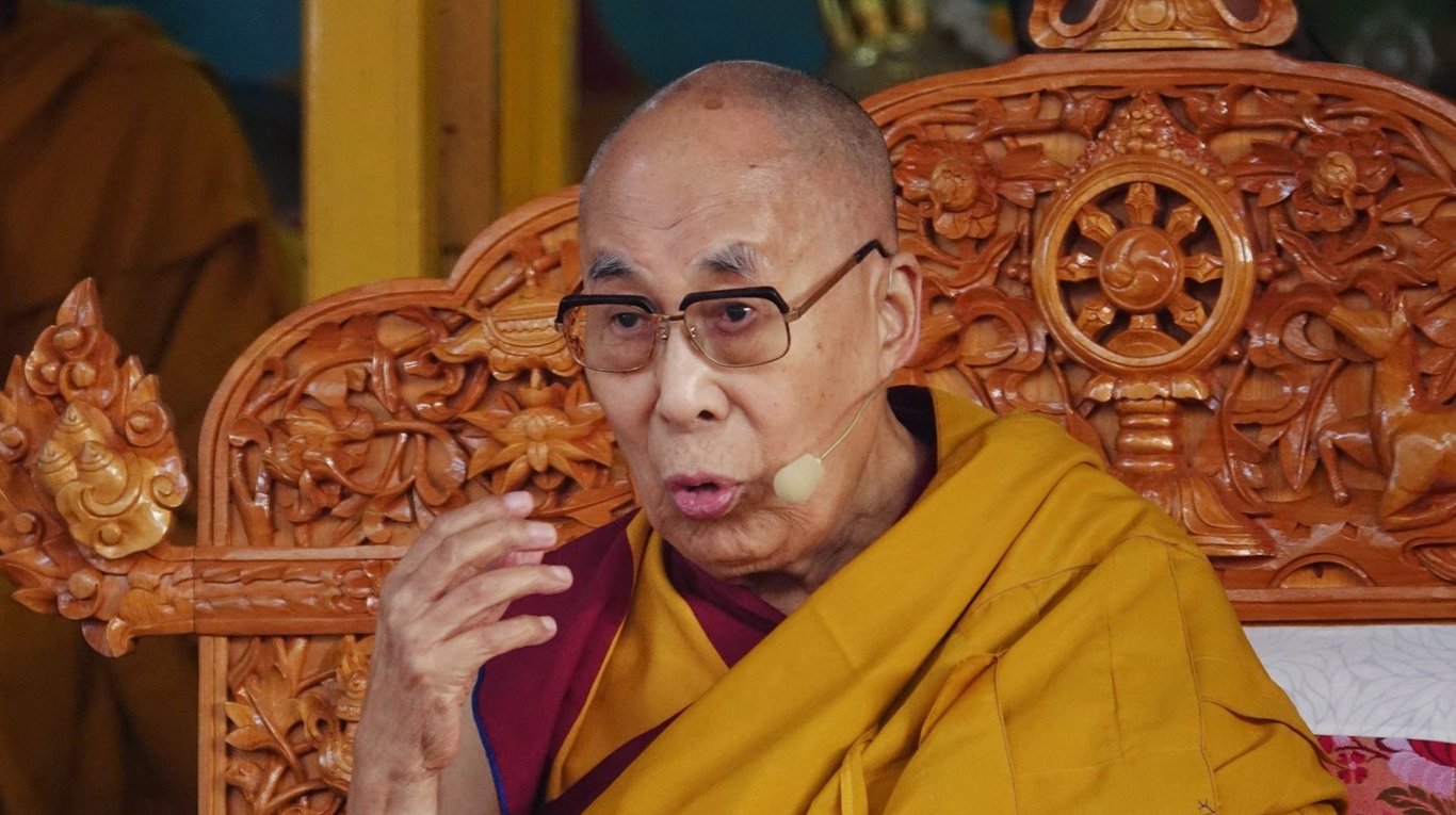 Dalajlama pro 21. století. Má instituce založená na „převtělování“ v současnosti místo?