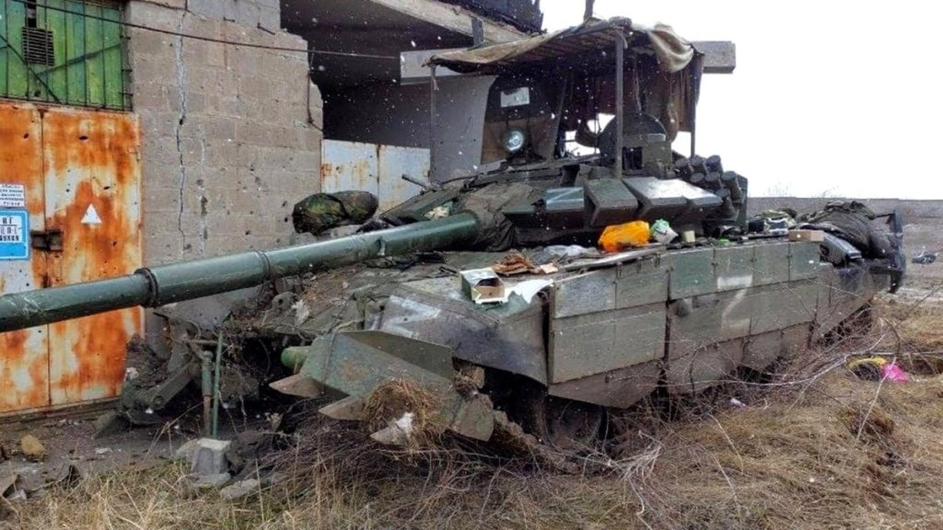 Zničený ruský tank T-72 na Ukrajině