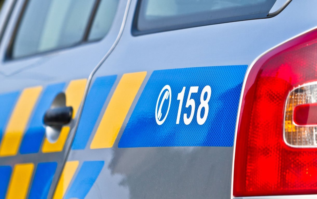 Tragédie u voleb: muž vyskočil z pátého patra budovy, kde byla volební místnost