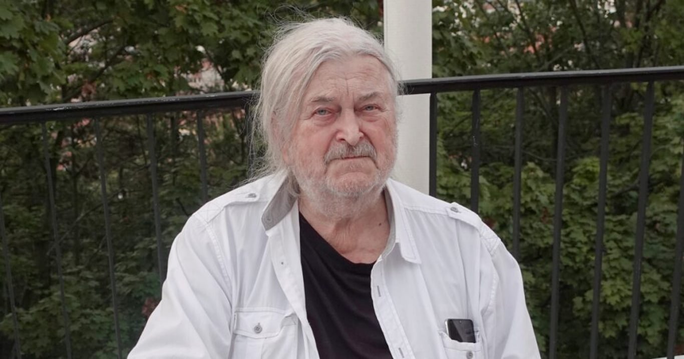 František Ringo Čech si postěžoval na svůj důchod. Zaplatí mu leda tramvaj, vlastní však krásnou chalupu