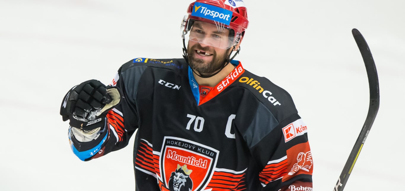 Hradecký hokej vzdá večer hold legendám Smoleňákovi a Sýkorovi