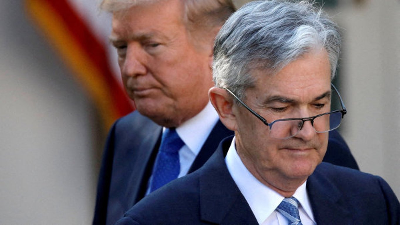 Trumpovi navzdory. Americká centrální banka nechala úrokovou sazbu beze změny