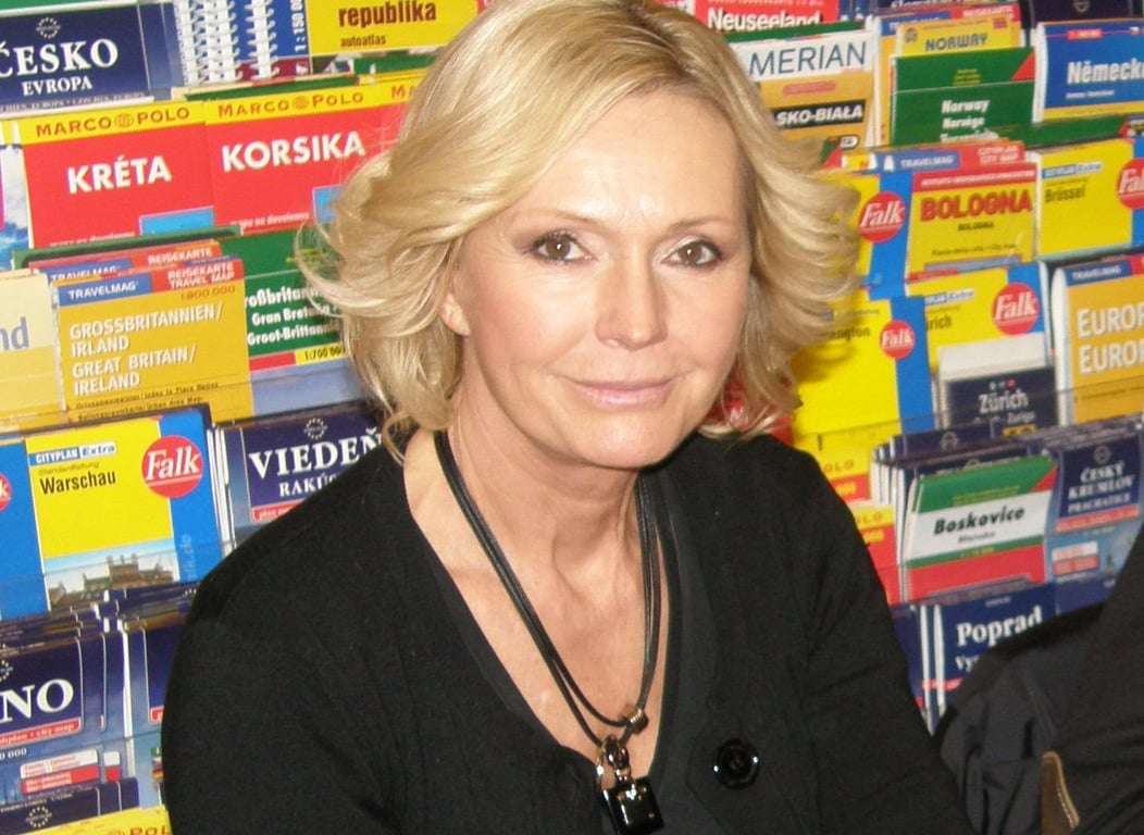 Bydlení Heleny Vondráčkové: Vila s bazénem, hausbót na Slapech a prodej domu na Floridě za pět minut dvanáct