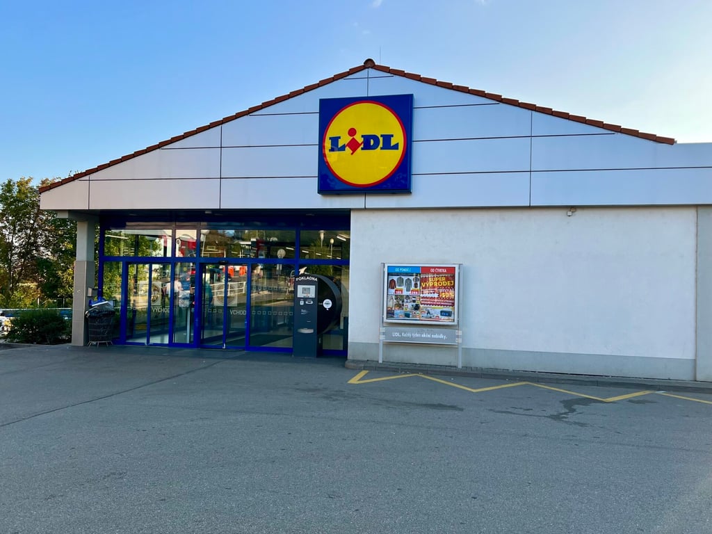 IKEA i Lidl zavádí kontroverzní limit na parkování: když nestihnete nakoupit, zaplatíte