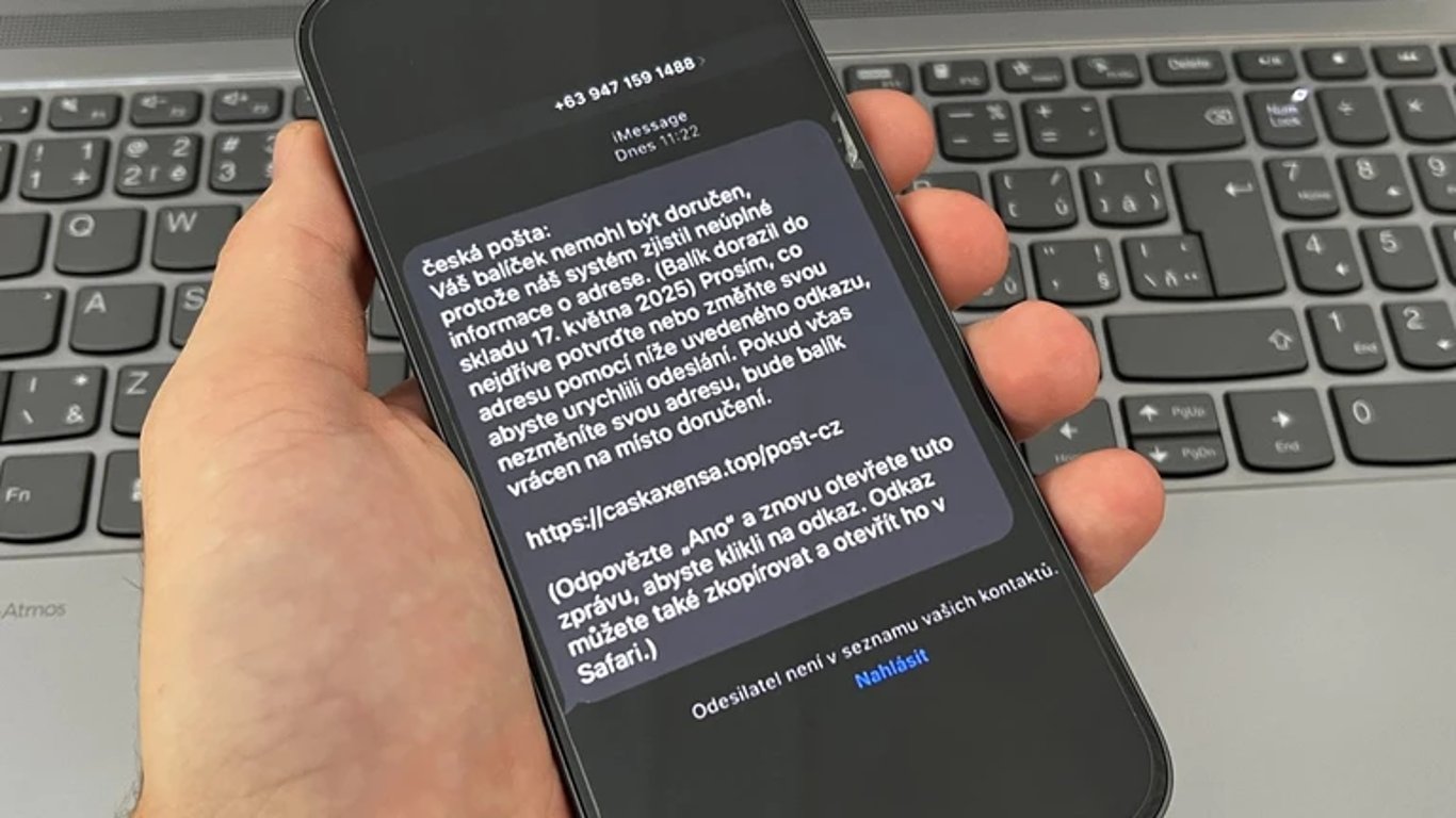 Google varuje Čechy před falešnými SMS, které je obírají o peníze nejčastěji