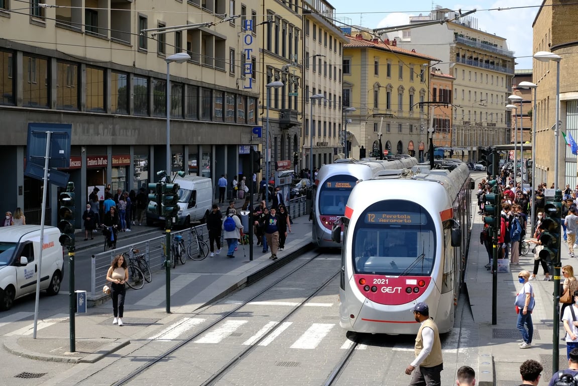 Trasa metra B mezi Florencí a Vysočanskou je mimo provoz, čeká nás peklo na silnicích