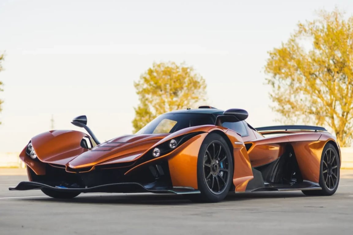 Česko je rájem supersportů. Tyto auta hravě zvládnou 300 km/h a vyrábí se přímo u nás