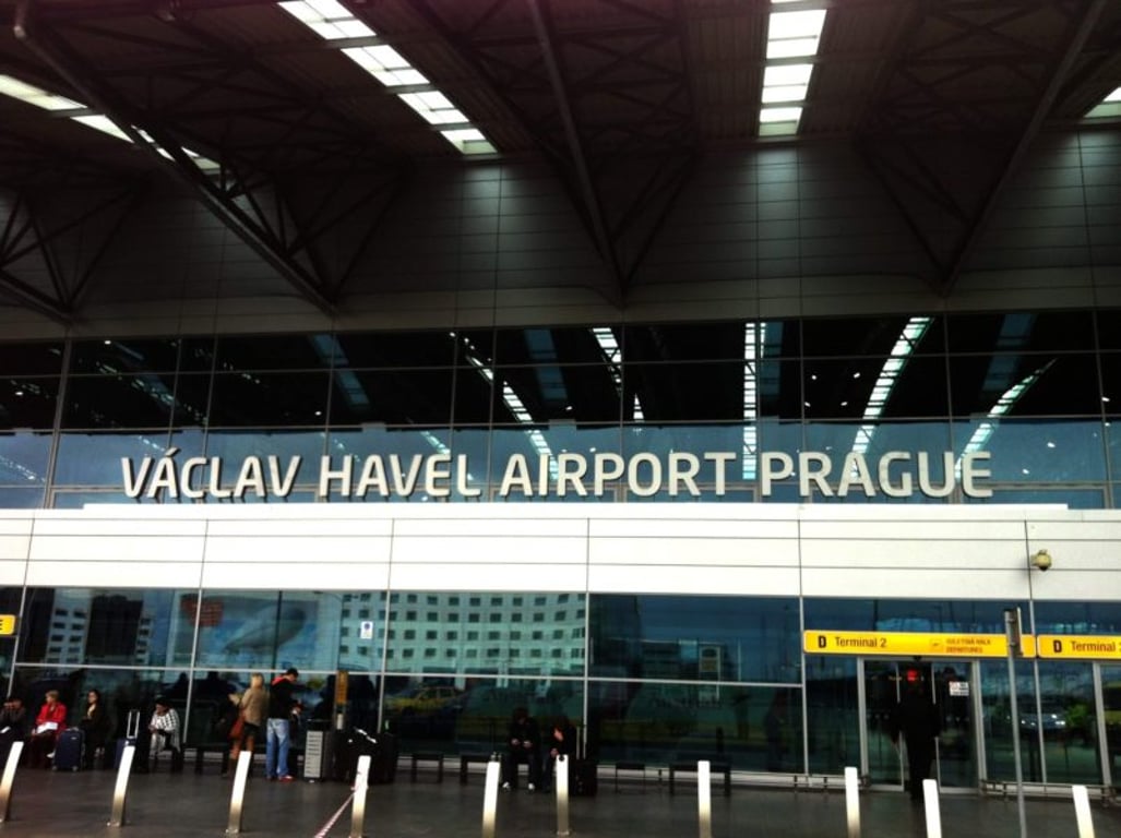 Omylem stiskl tlačítko a zastavil celý terminál pražského letiště