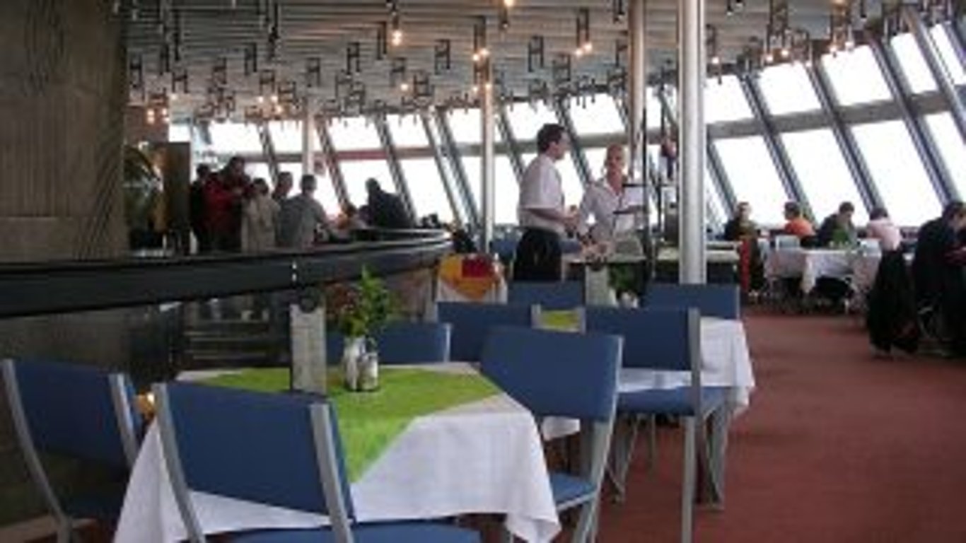 120 000 Kč na stůl, jinak vypadni: Přidrzlí hospodští mají nový trend. Kdo nedá dost velké dýško, ten se v restauraci už nikdy nenají