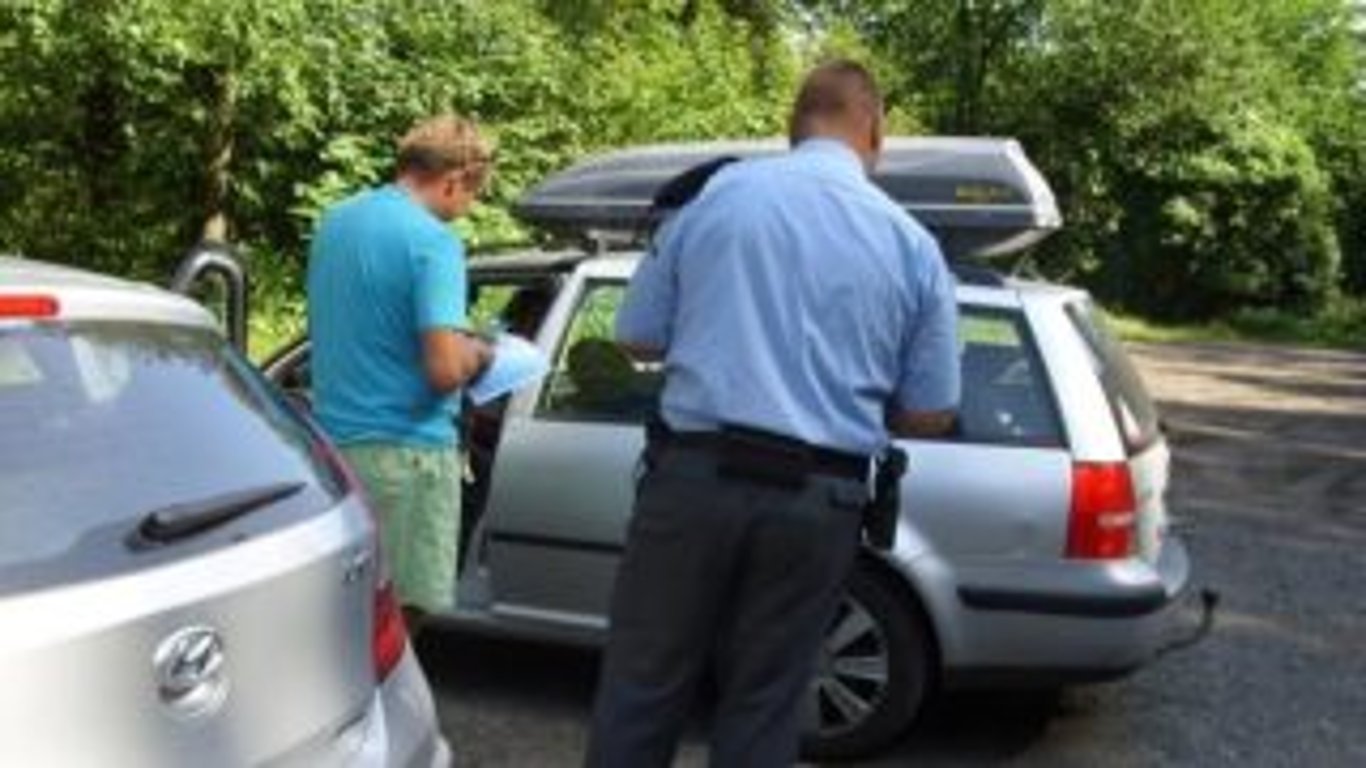 Kdo má tohle na své SPZ, tomu hrozí vězení. Policie už rozjela rozsáhlé kontroly všech registračních značek