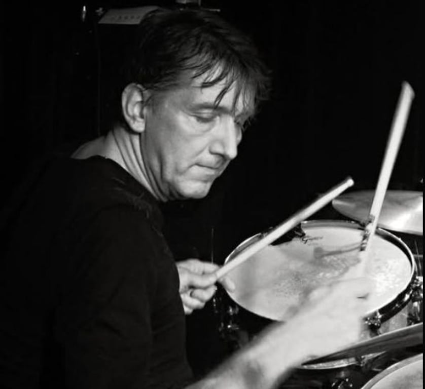 Zemřel bubeník Pavel Skala. Hrál s Mišíkem, Spáleným nebo Petřinou