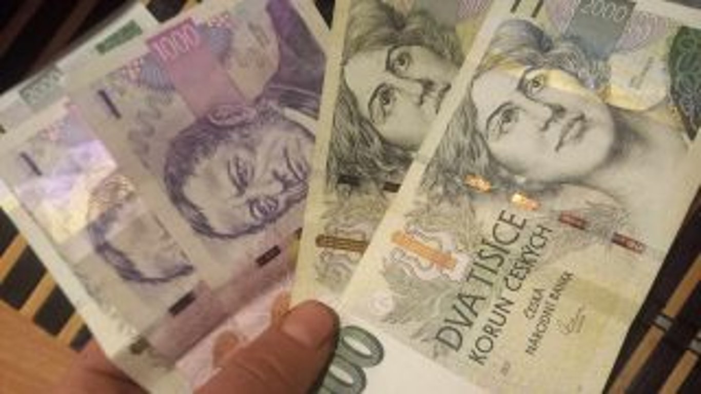 Všichni tito lidé dostanou od banky už 18. března spoustu peněz. Vyplácet se bude 57 miliard Kč. Máte nárok i vy?