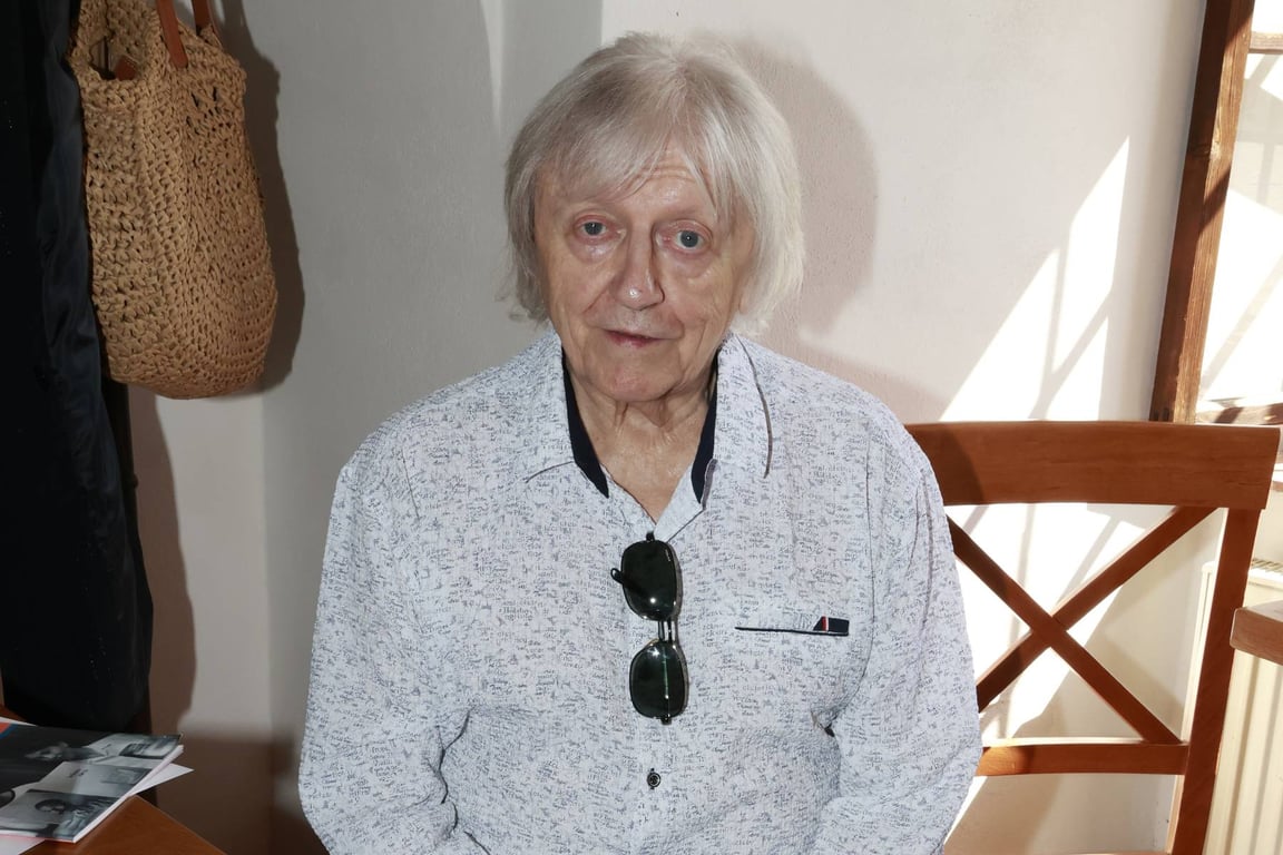 Václav Neckář slaví 82. I přes zdravotní trable dál koncertuje a doufá, že zemře přímo na pódiu