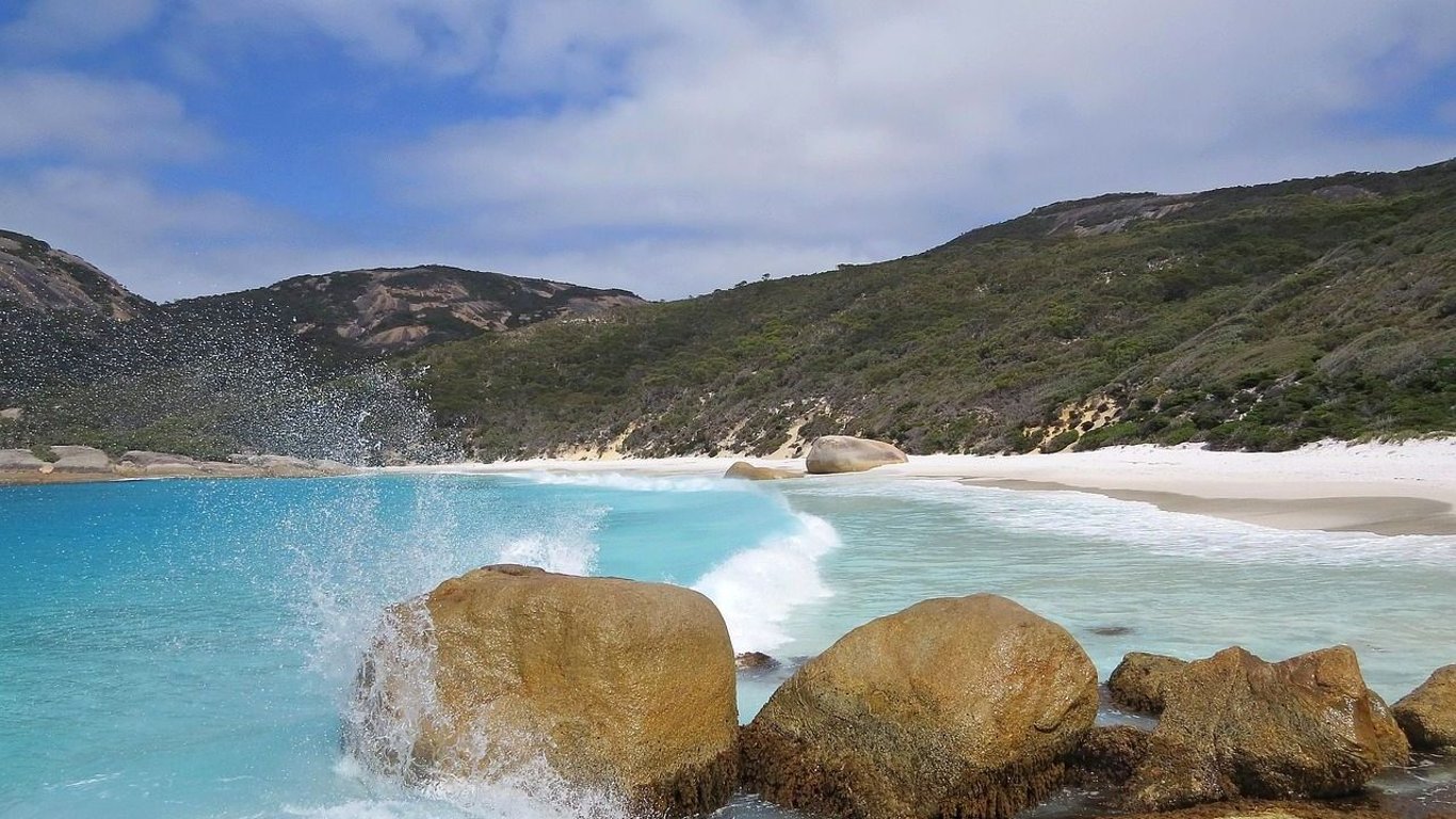 Dovolená v Albánii s pořádným háčkem. Terminál bývá často rozbitý… dokud nezmizíte ke konkurenci