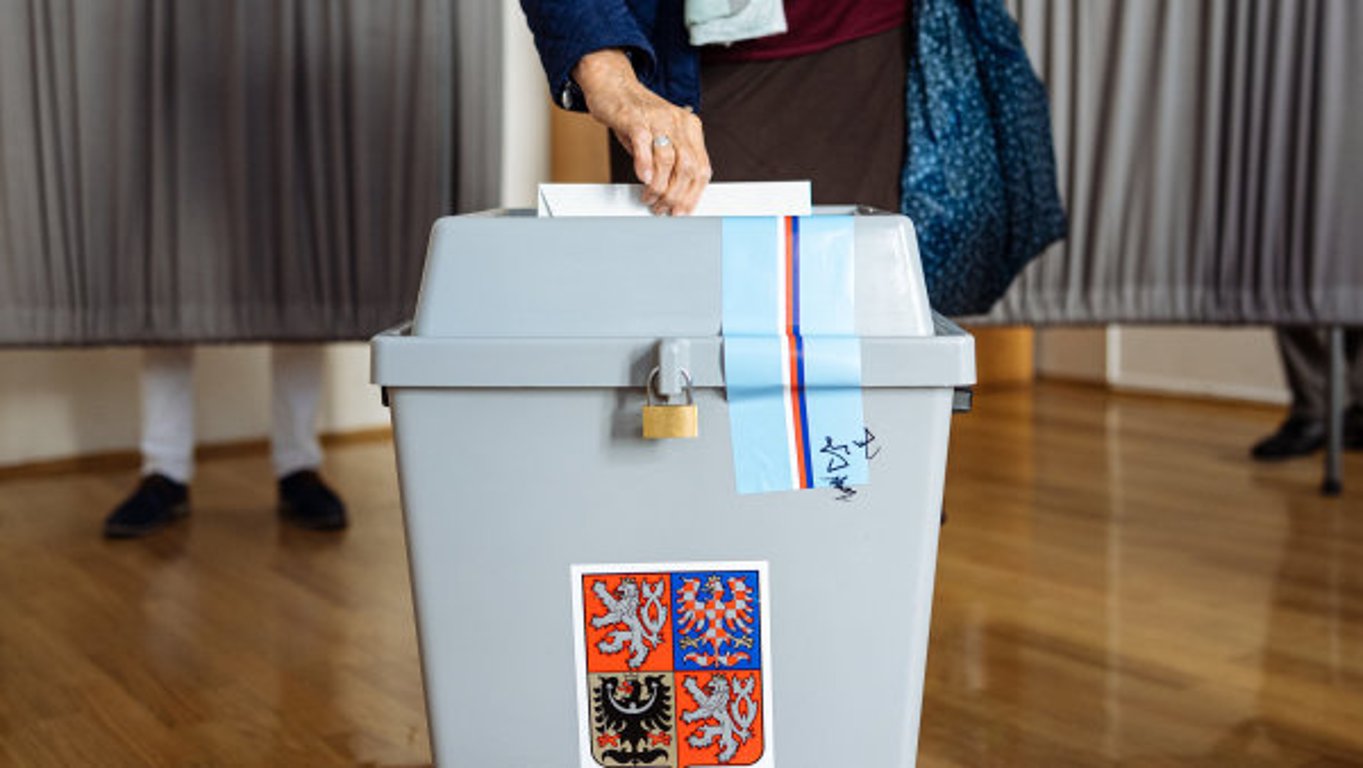 Získá Karlovarský kraj pátého poslance? Ministr Kulhánek podal stížnost kvůli přepočtu hlasů, současný systém je podle něj nespravedlivý