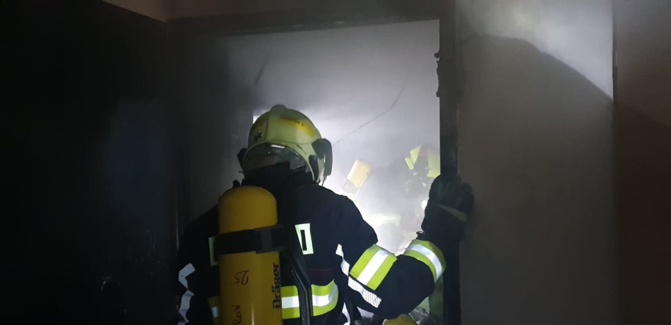 Torzo lidského těla našli hasiči při hašení požáru bývalého pivovaru