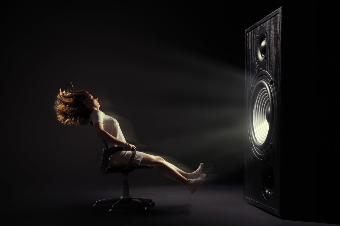 Denon AVR-X2800H: Skromný navenek, divoký uvnitř