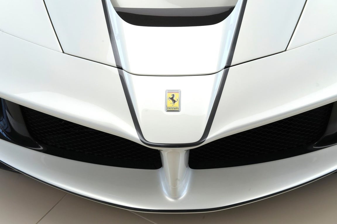 Kromě tatrovek už i Ferrari. Miliardář koupí českého dovozce italských aut
