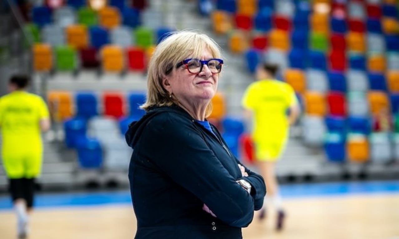 Nejlepší trenérka v současném basketbalu mění roli, ale ne klub. Hejková bude v Praze pomáhat novému realizačnímu týmu