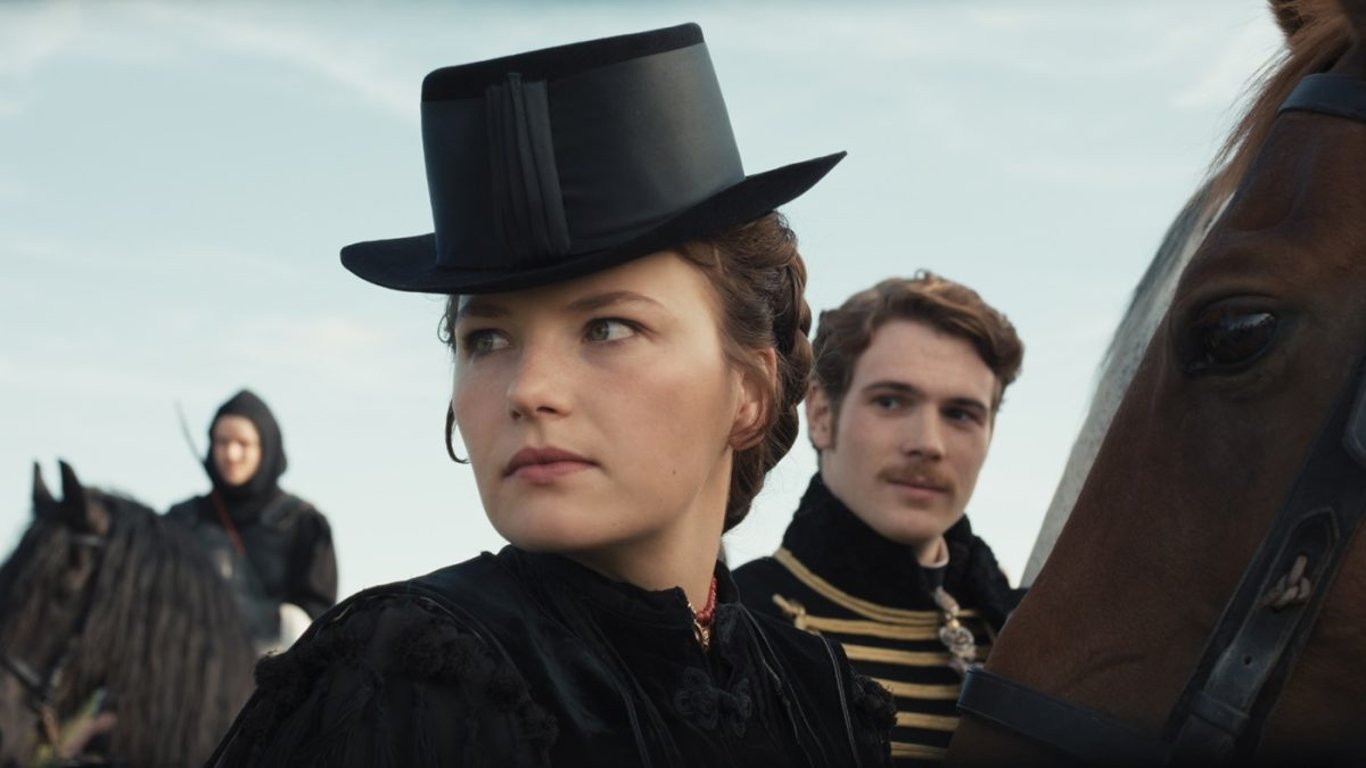 Po humorném střetu s kardinálem Dukou se Netflix opět vrátil do Prahy točit seriál Císařovna. Třetí řada bude plná zvratů