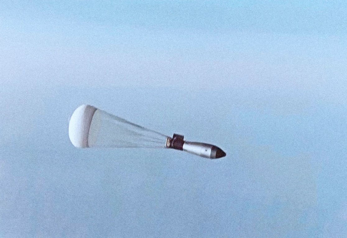 Nejsilnější atomovku dějin při testu zpomaloval padák. Sovětským pilotům hrozila smrt