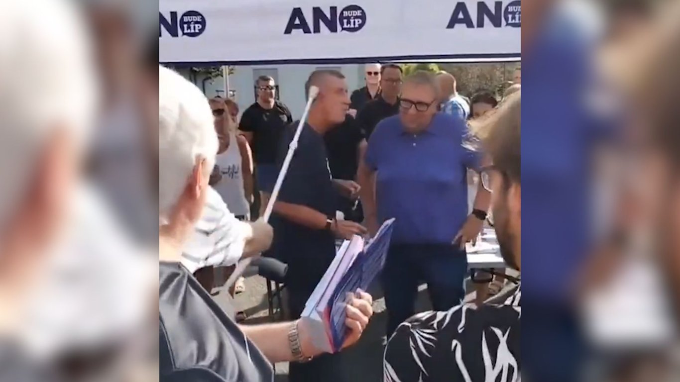 Žalobce navrhl trest pro útočníka, který udeřil Babiše berlí. Soud má dvě možnosti