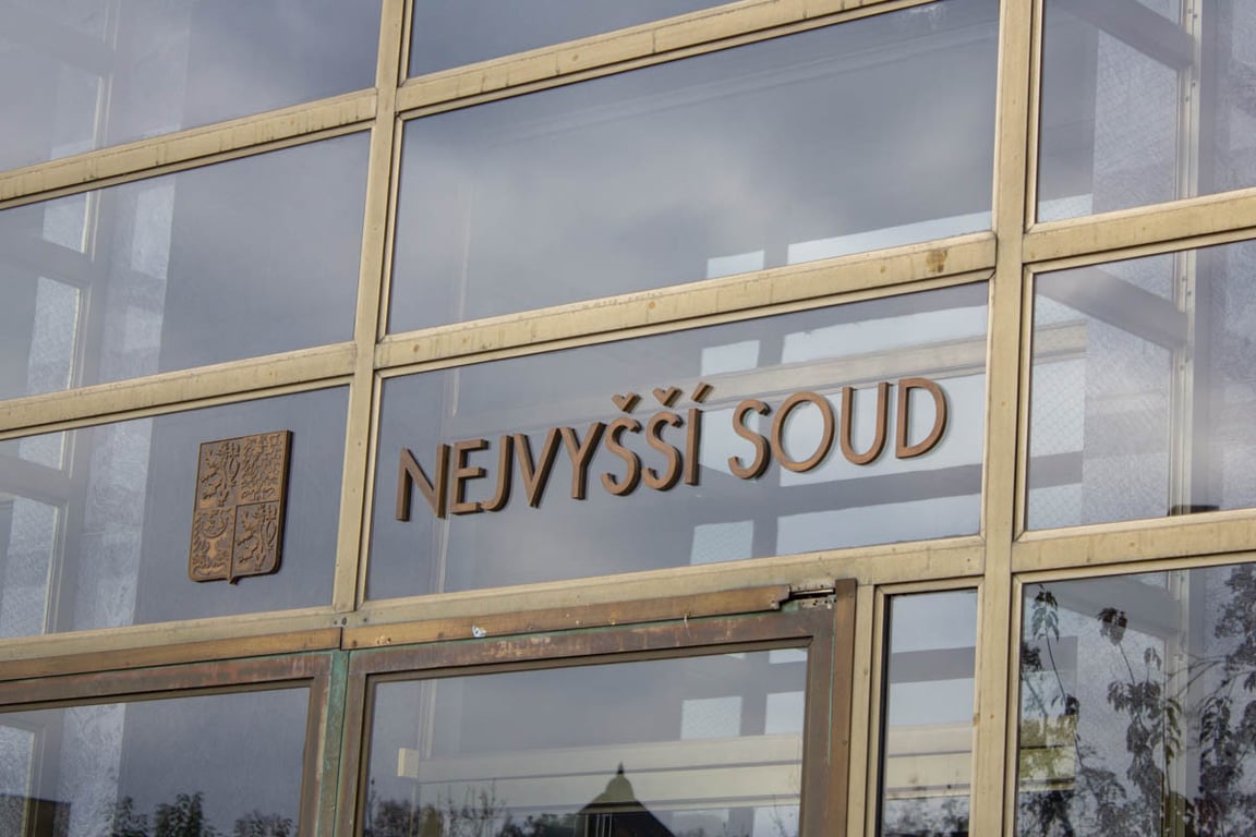 Nejvyšší soud odmítl dovolání seniora, nechtěl přijít o zabavené disky s dětským p*rnem