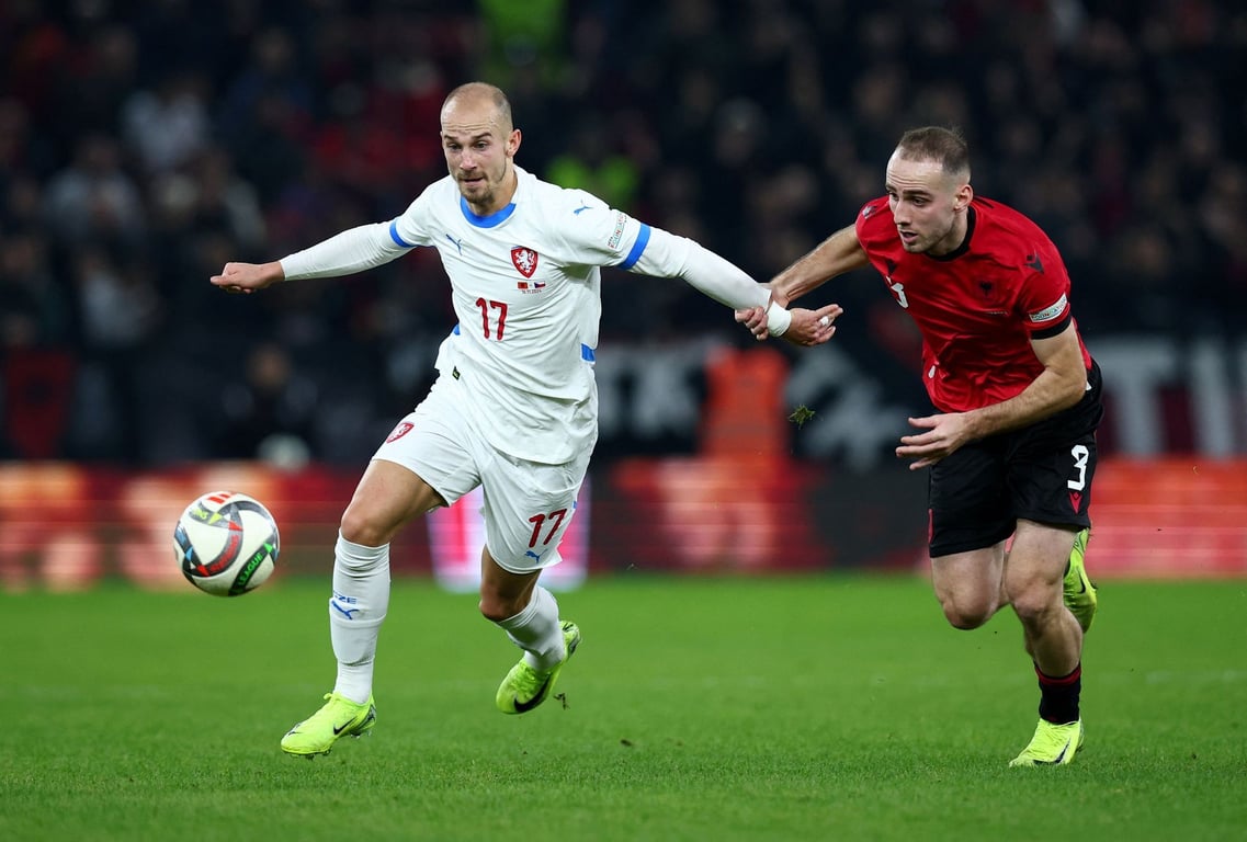 Upozornil na sebe úprkem od kamer. Černý však momentálně řeší problémy i v Turecku