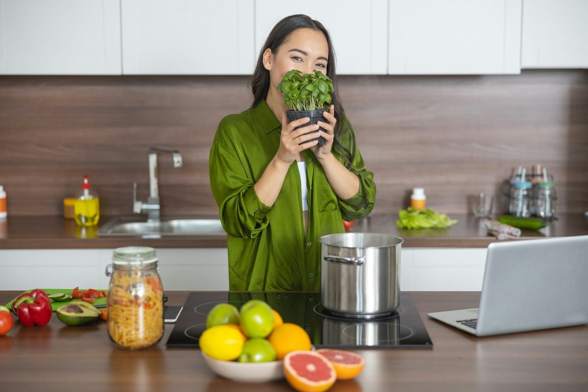 Tajemství klidného bříška: 5 bylinek, které zklidní trávení i mysl (a potvrzuje to i věda)