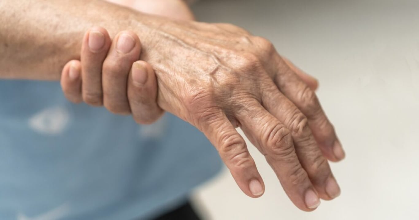 Takto vaše tělo trpí při nedostatku vitamínu B12. Příznaky tohoto problému téměř každý přehlíží