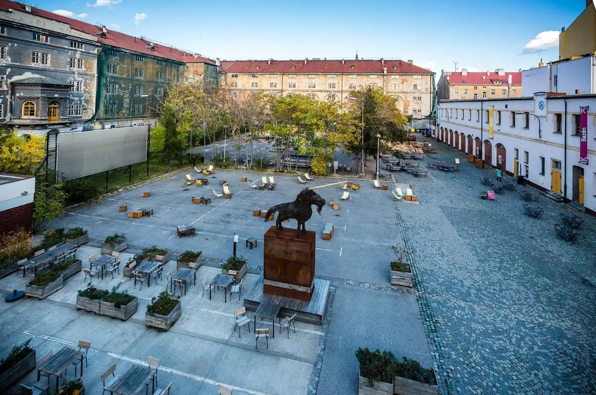 Dobrá zpráva. Oblíbená Kasárna Karlín získala dodatečné povolení