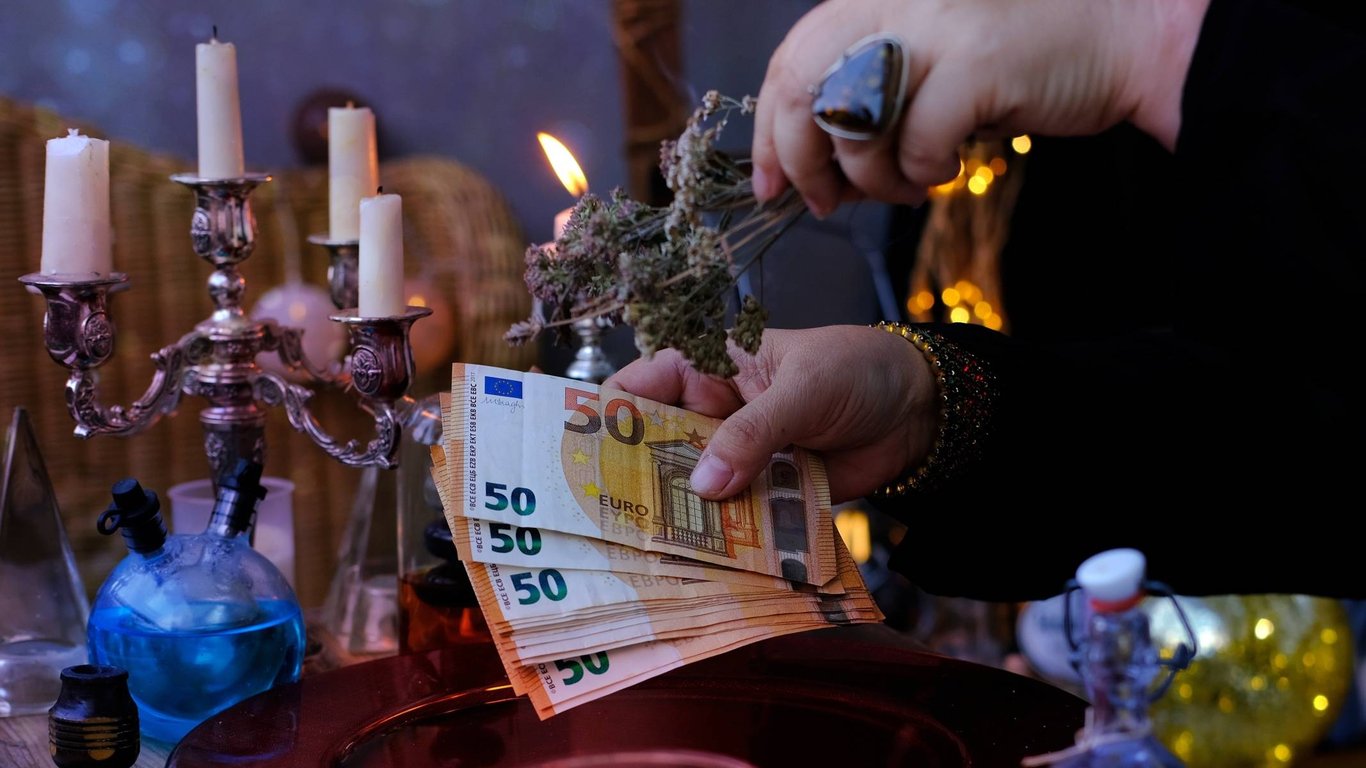 Bohatství pro jednotlivá znamení na měsíc duben: Panny si musí dát pozor na utrácení, Ryby si finančně velmi polepší