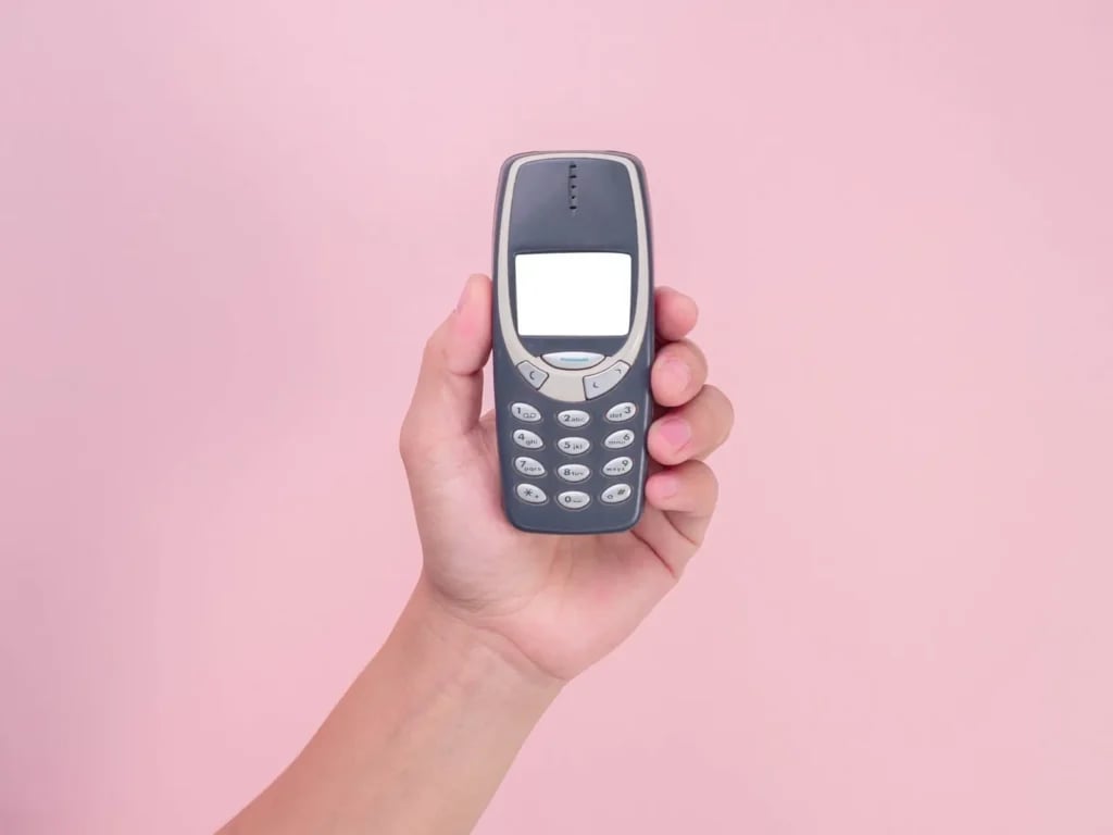 Mobilní telefon bez antény