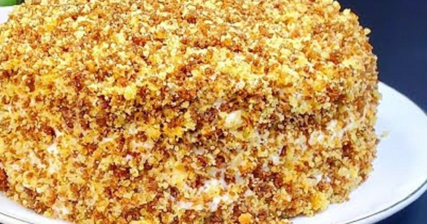 Když jsem přinesla na stůl tento hrníčkový kefírový dort, všichni se shodli, že medovník proti němu nemá žádnou šanci