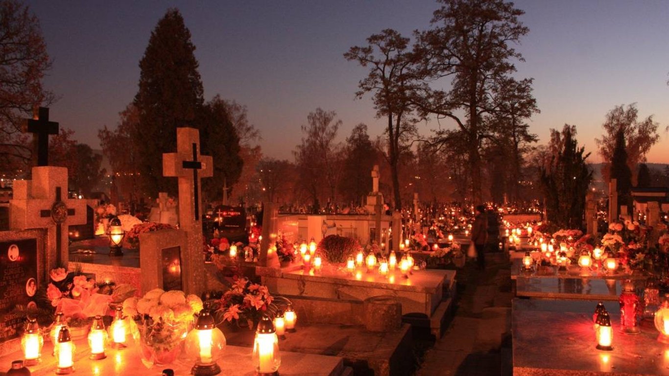 Podzimní rituál ticha: Jak Dušičky pomáhají léčit smutek