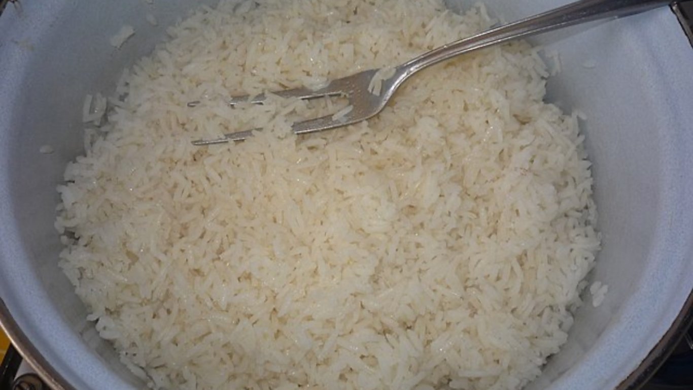 Známý řetězec obchodů přichází s omluvou a zároveň varuje: Nejezte tuhle oblíbenou rýži. Hrozí vážné zdravotní komplikace