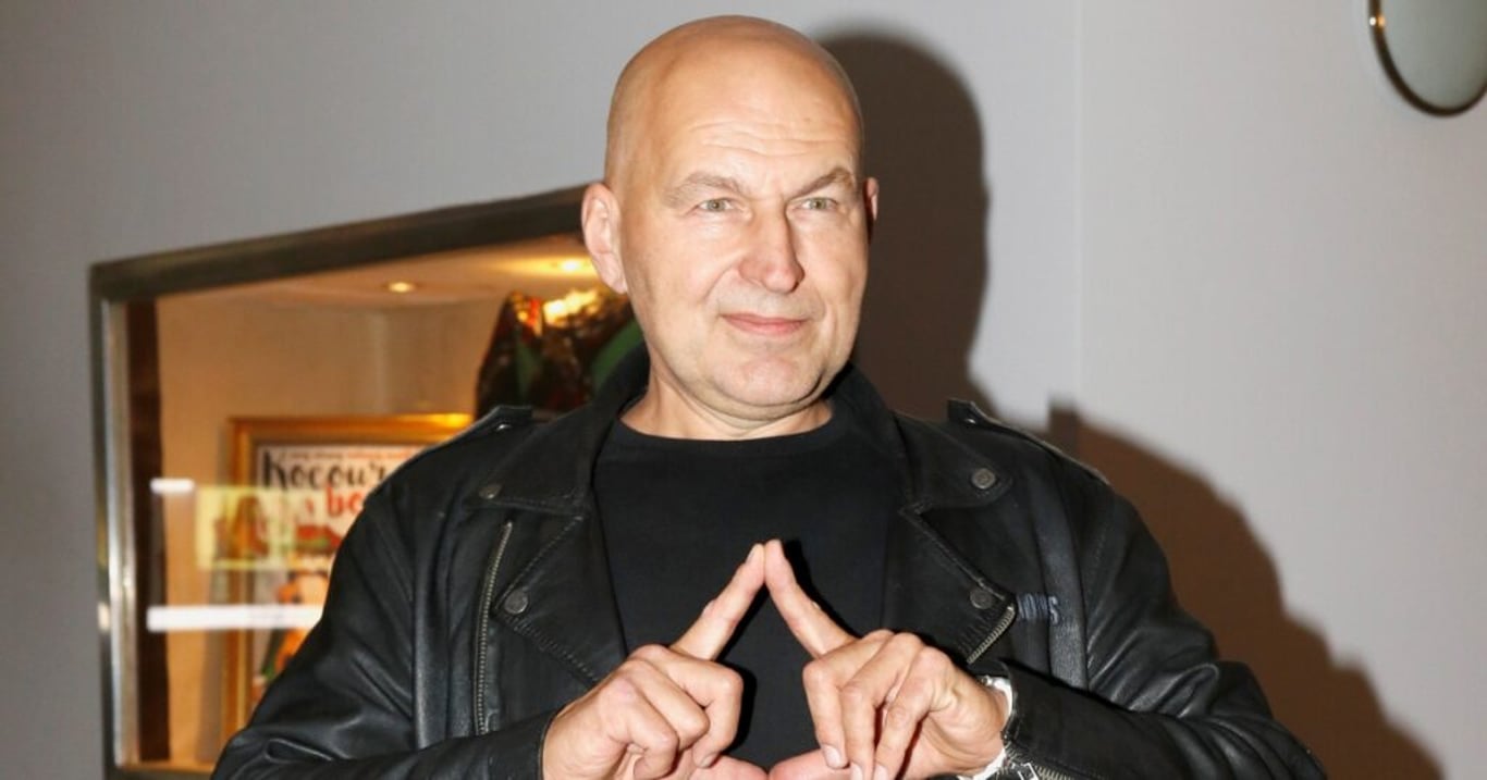 „Je třeba bojovat proti ranám osudu,“ tvrdí Lou Fanánek. Dnes žije na venkově a popsal, jak přišel o nohu