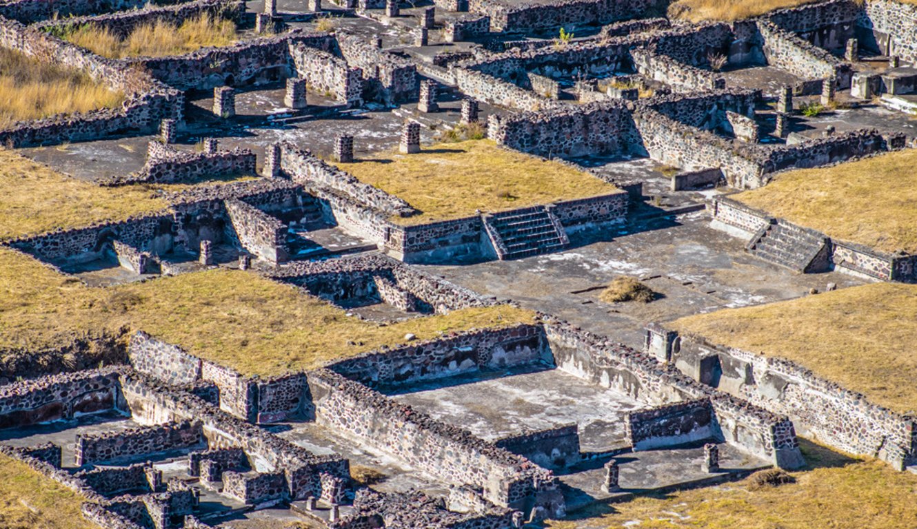 Vchod do tunelu byl zasypaný tisíce let. První průzkumy ukazují, že nejde o obyčejnou stavbu