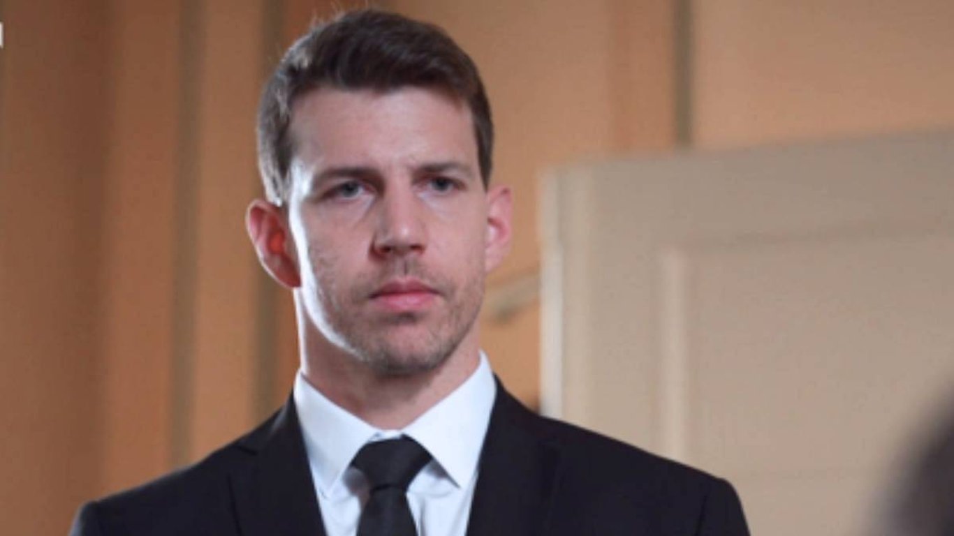 Drbárna ze Strání – Kamarádi: Vesnice má nového myslivečka, vidí sice jen na jedno oko, ale v zeleném mu to sluší