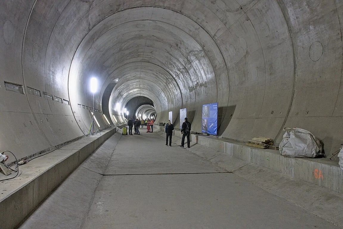 Hotovo! První stanice metra D je kompletně vyražena