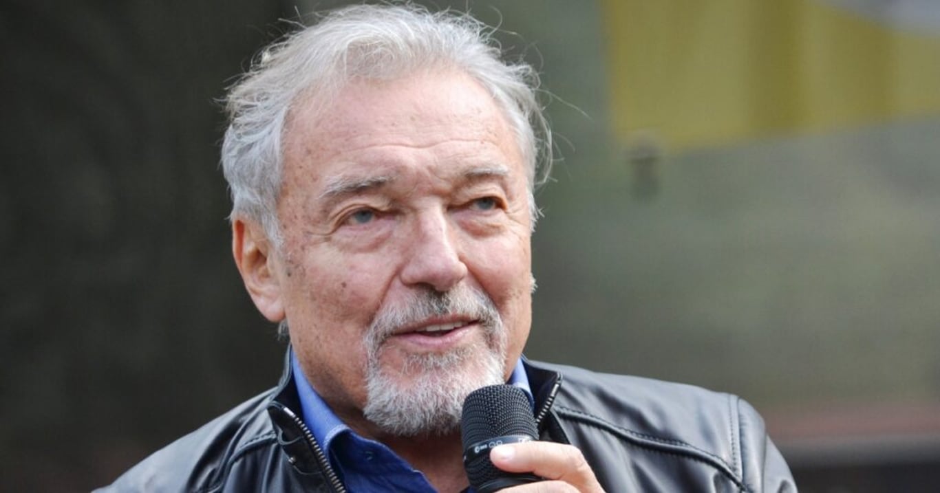 Český internet obletěly tyto záběry z domova, ve kterém bydlel Karel Gott. O takovém domě každý sní