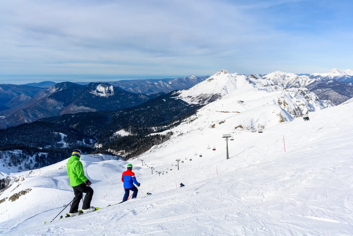 Oblíbený rodinný lyžařský areál končí. Sjezdovky u Bedřichova mají být rozprodány na stavební parcely