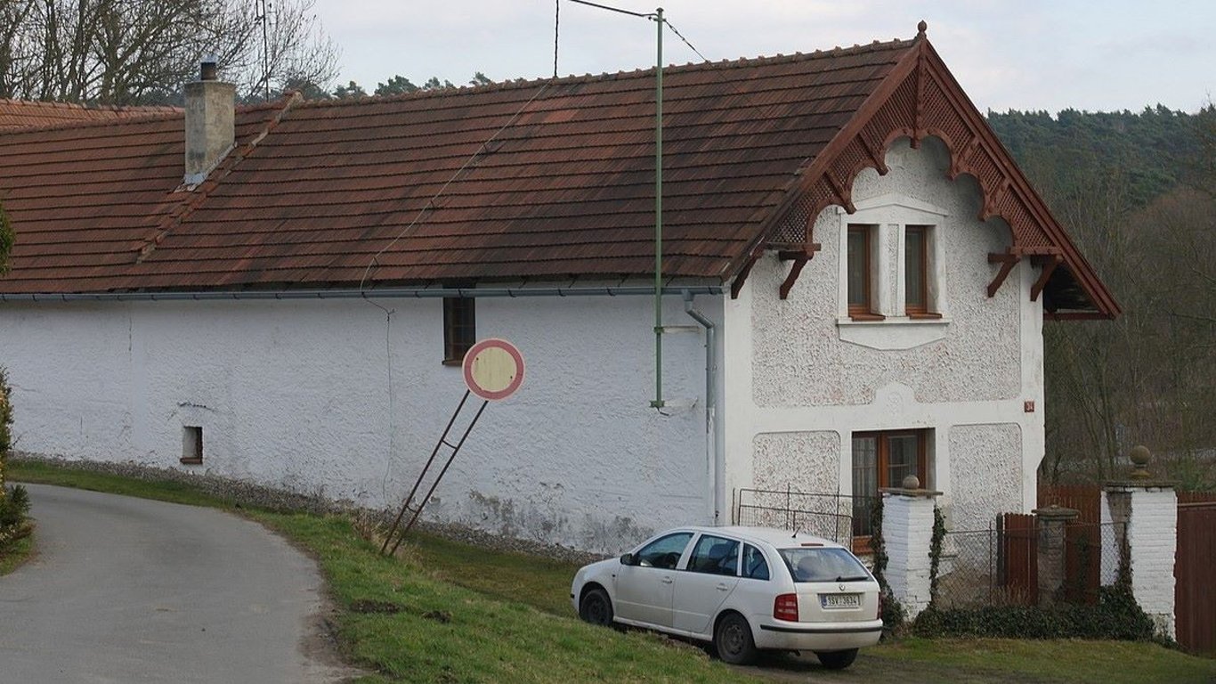 Právě se dá koupit dům za 180 000 Kč. Jde o jedinečnou nabídku, lidé se po ni můžou utlouct